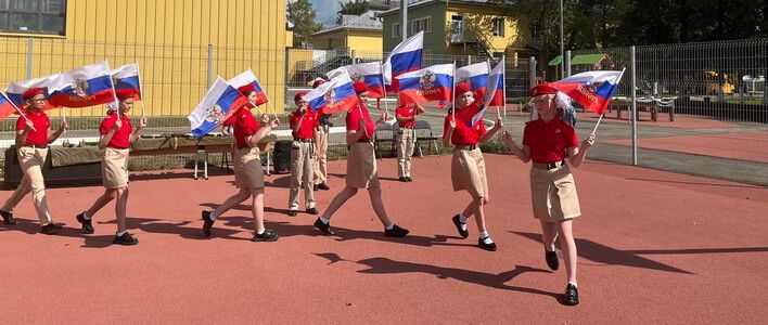 В Кирове особенным детям рассказали о флаге России